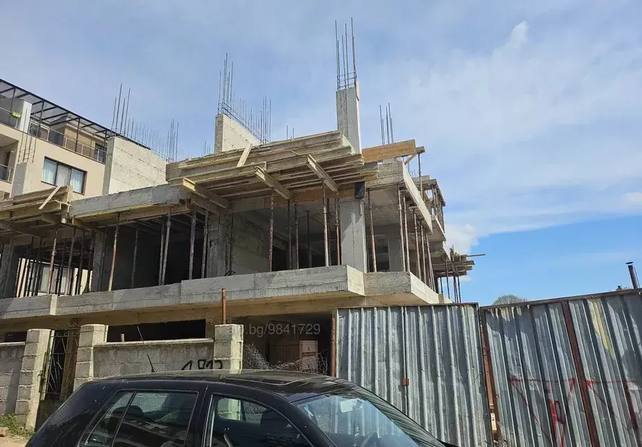 Купуваме 5 квадрата имот със заплатата за 1 година 