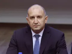 С*кс компромат ли направи Румен Радев противник на еврото?