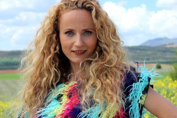 След като напуснала Слави: Деси Добрева продавала бижута и недвижими имоти в САЩ