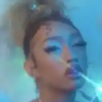 Ясмин Никол& Трудно е да си онлайн труженичка