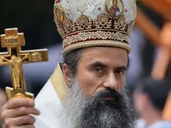 За какво патриархът харчи заплатата си от 12 000 лева?