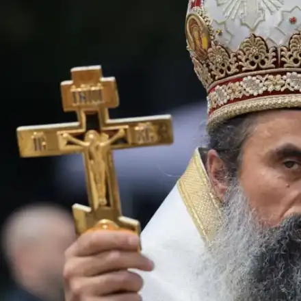 За какво патриархът харчи заплатата си от 12 000 лева?