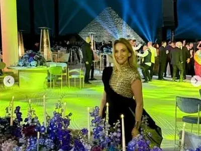 Зейнеб Маджурова се кефи на пирамидите