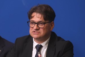 Мариан Бачев пръв може да излети от правителството