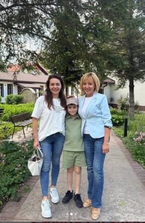 Дъщерята на Мая Манолова я задмина по хубост СНИМКИ