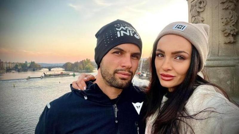 Синът на Аня Пенчева се събра с невярната си жена