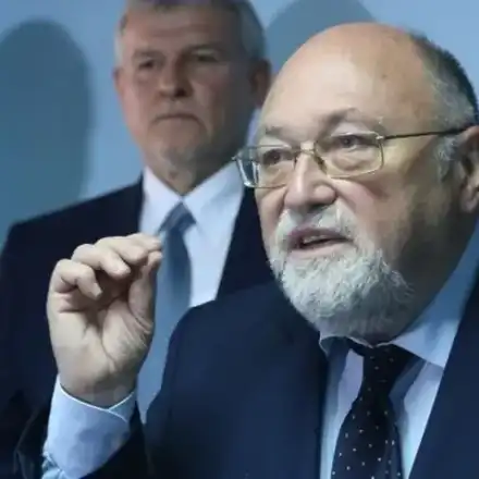 Александър Йорданов се измъква сух от имотна афера във Варшава