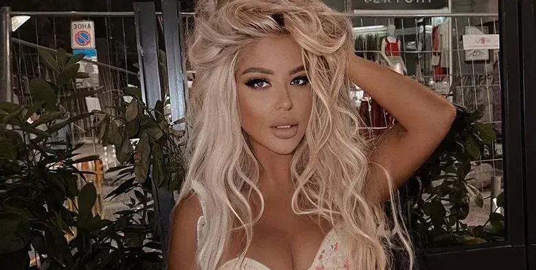 Андреа търси дявола - готова е да се продаде!