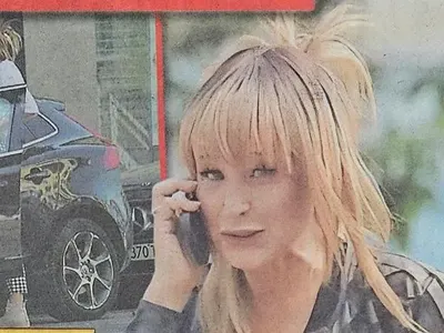 Аня Пенчева гола-голеничка в колата си в центъра на София (Папарашки СНИМКИ)