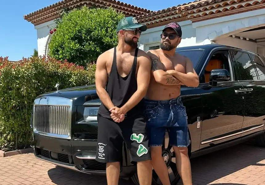 Азис показа колата