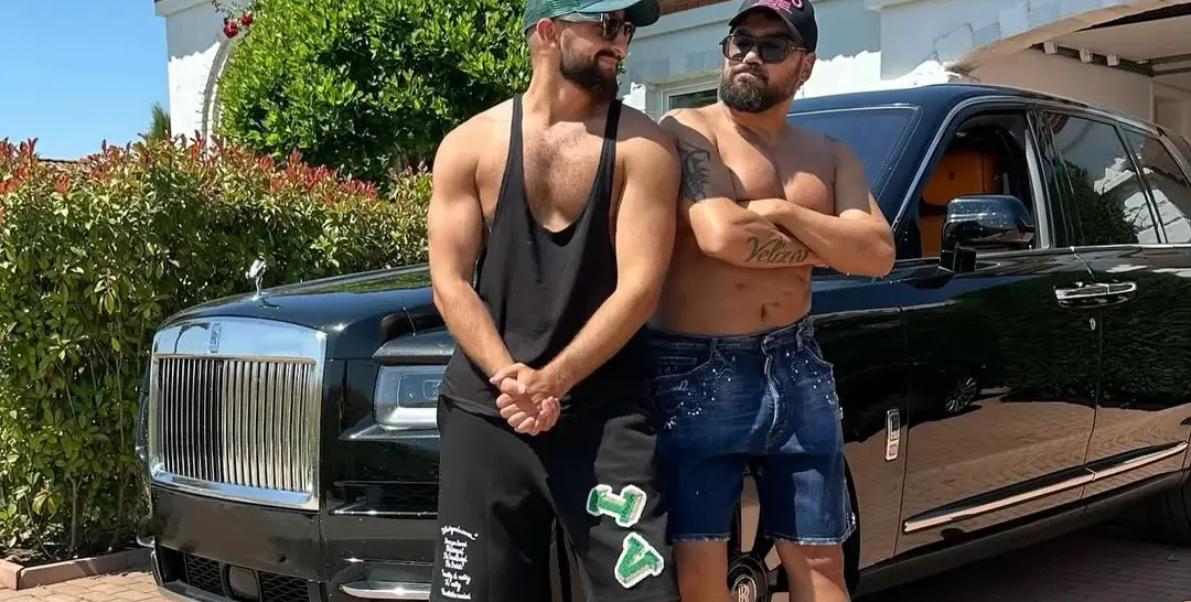 Азис показа колата