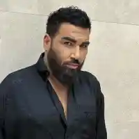 Азис яде само специален шоколад