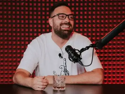 БЕЗ ЦЕНЗУРА: Тото пише книга с истории, които не са много за разказване