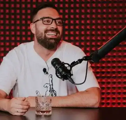 БЕЗ ЦЕНЗУРА: Тото пише книга с истории, които не са много за разказване