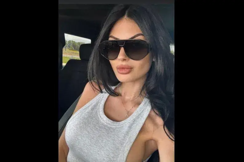 Бижу за 8 бона блесна на ръката на Венцислава Тафкова! Да чакаме ли годеж? (ФОТО)