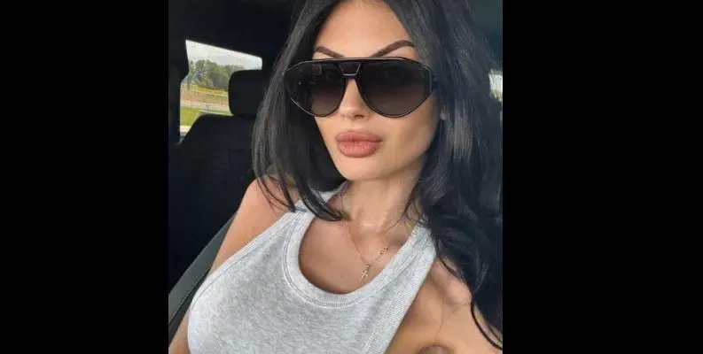 Бижу за 8 бона блесна на ръката на Венцислава Тафкова! Да чакаме ли годеж? (ФОТО)
