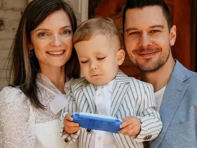 Бивша синоптичка блесна до Румен Радев! Какво прави Нора Шопова до президента