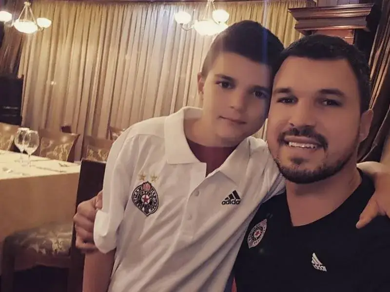 Божинката тренира със сина си