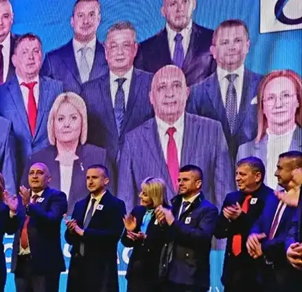 Цяла структура с кметове и общинари на Доган отиде при Пеевски