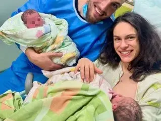 Даяна Ханджиева: Близначките се надпреварваха коя да излезе първа