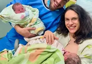 Даяна Ханджиева: Близначките се надпреварваха коя да излезе първа