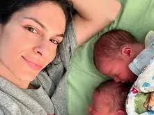 Даяна Ханджиева: Близначките се надпреварваха коя да излезе първа