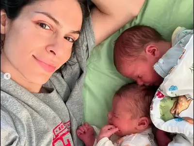 Даяна Ханджиева: Кърмя близначките, чувствам се като КРАВА (Снимки)