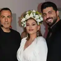 Деси Слава тръгна на турне