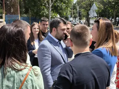 ЕКСКЛУЗИВНО! Министър Георг Георгиев след като гласува за кмет на “Слатина”: Пряка заплаха за България от войната в Близкия изток няма (СНИМКИ)