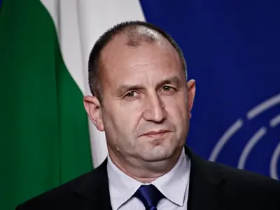 Ексклузивно! Радев умува да кръсти новата си партия "Боташ" или "Пътят на копринката"!