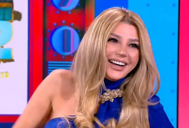 Есил Дюран постоянно ремонтира