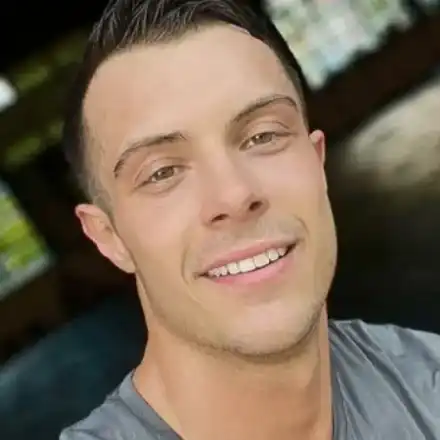 Филип Буков бомбардиран със с*кс оферти и г*ли снимки, даже и от мъже: Г*йове ми пращат снимки на г*зовете си!