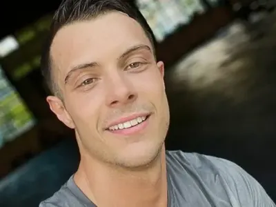 Филип Буков бомбардиран със с*кс оферти и г*ли снимки, даже и от мъже: Г*йове ми пращат снимки на г*зовете си!