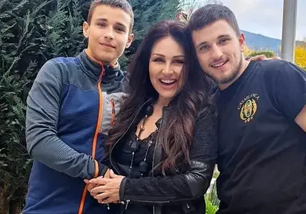 Фолк звездата Рени: Помирихме се с големия син Борис, но нищо не е същото като преди