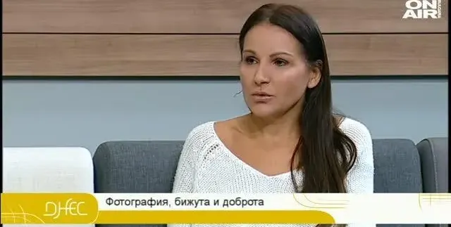 Фотографка на "Плейбой" продава колата си