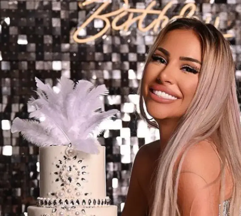 Гери-Никол с уникална промяна