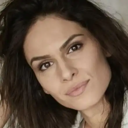 ГЕРОЙ! Бременната Даяна Ханджиева катери 15 етажа всеки ден!