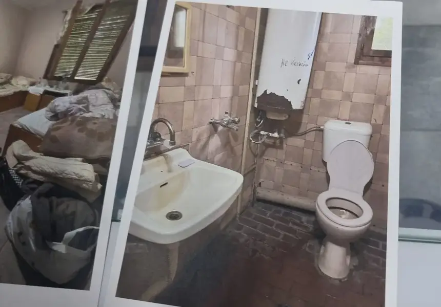 Хора в локви кръв били открити в домовете в село Ягода, имало и лекарства с фентанил (снимки)