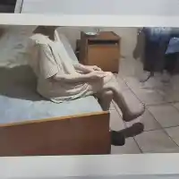 Хора в локви кръв били открити в домовете в село Ягода, имало и лекарства с фентанил (снимки)