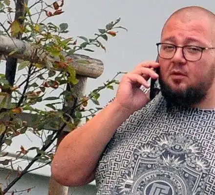 Християн Гущеров избяга на морето