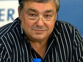 ИНТРИГИ: Лили Иванова се сдобри с автора на "Ветрове", но Митко Щерев не ще да чуе за примата