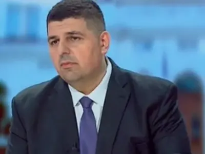 Ивайло Мирчев залюби протестърка