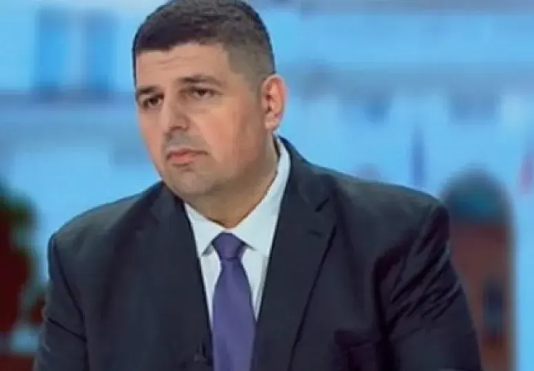 Ивайло Мирчев залюби протестърка