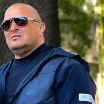 Жената на Камен Куката го заряза заради ченге и изневяра със сервитьорка