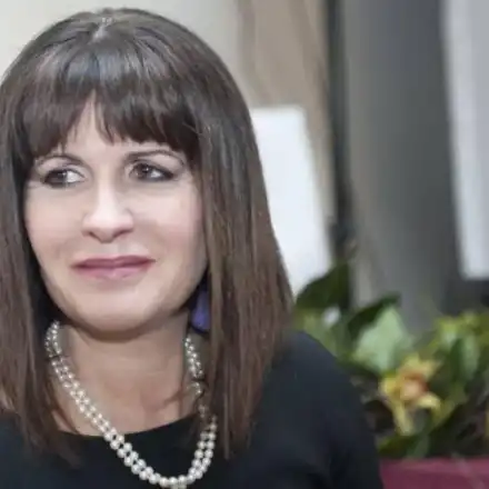 Жени Живкова вдига сватба в Лозенец (Снимки)