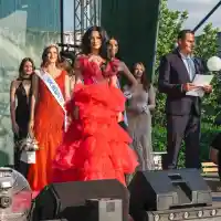 Жени Калканджиева въвежда нов формат: “Мис Искърско дефиле” разкрива богатството на българските общини