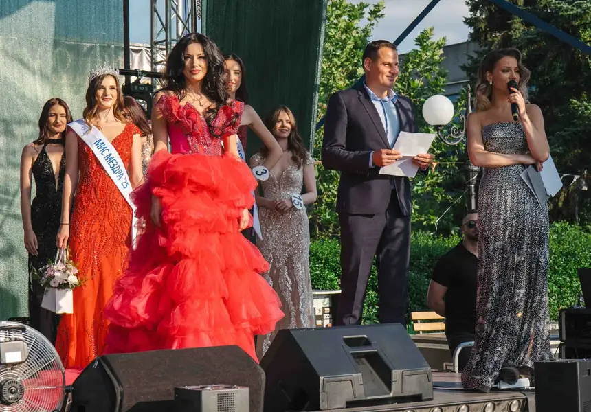 Жени Калканджиева въвежда нов формат: “Мис Искърско дефиле” разкрива богатството на българските общини