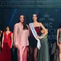 Жени Калканджиева въвежда нов формат: “Мис Искърско дефиле” разкрива богатството на българските общини