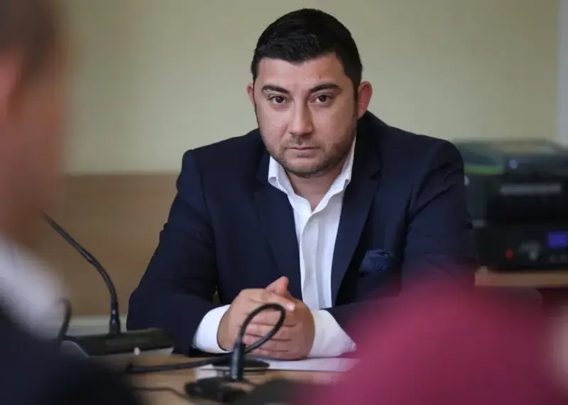 Карлос Контрера: Организира ли “Лукойл” картел и пречи ли за вноса на горива?