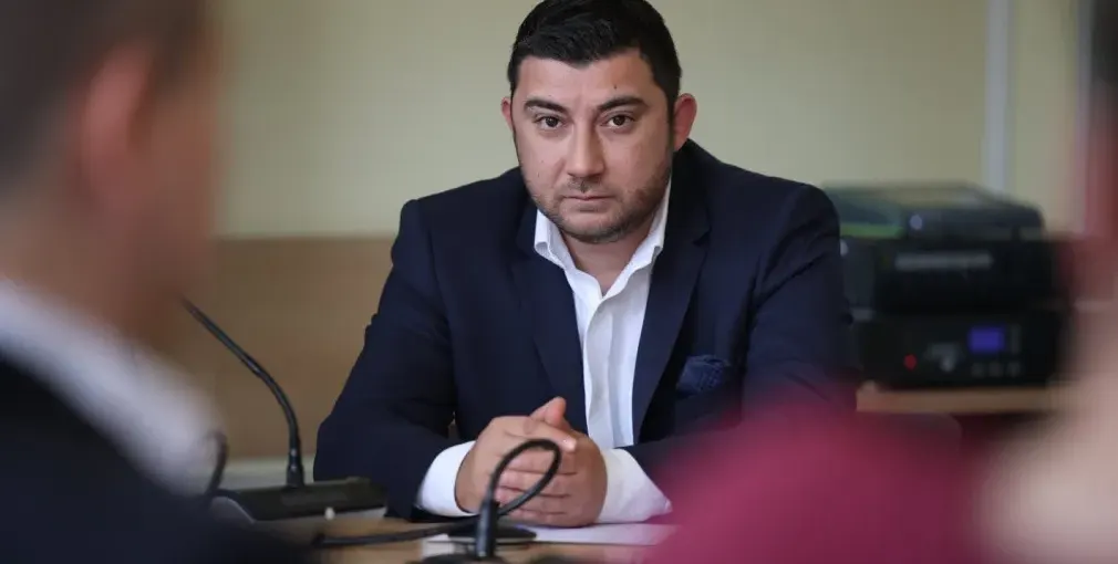 Карлос Контрера: Организира ли “Лукойл” картел и пречи ли за вноса на горива?